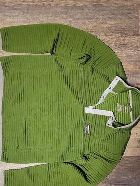 L.L. Bean Men's Cactus Green Quilted Airlight Knit Pullover